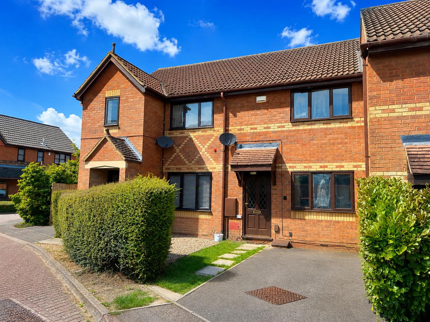 2 bed property in Wrens Park, Milton Keynes